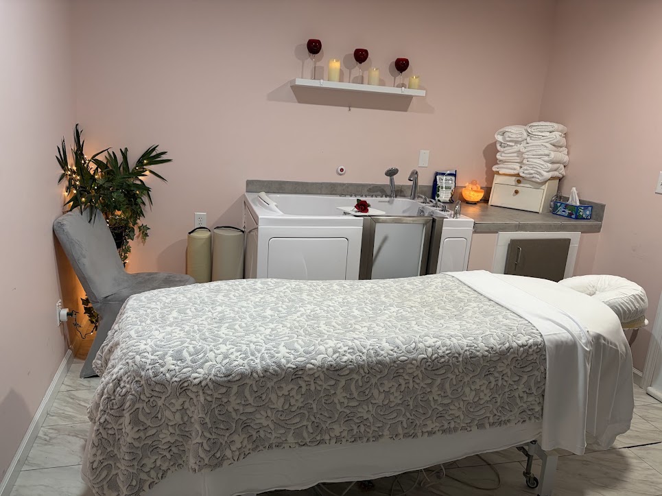Accessible hydrotherapy bath